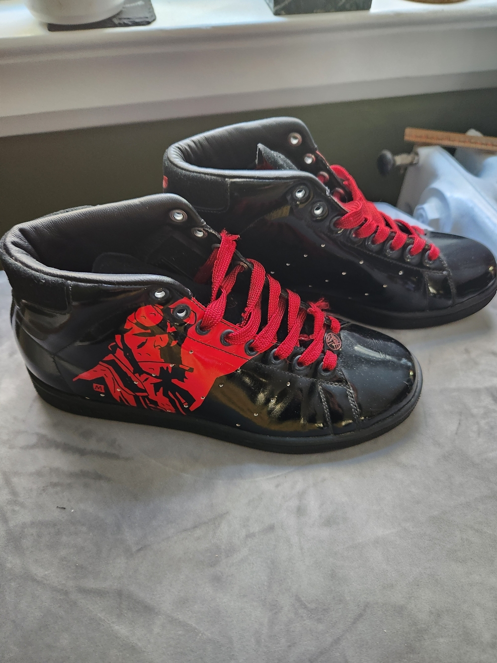 Adidas Original Stan Smith Mid x Hellboy II size US 8 1/2 Universal Picture